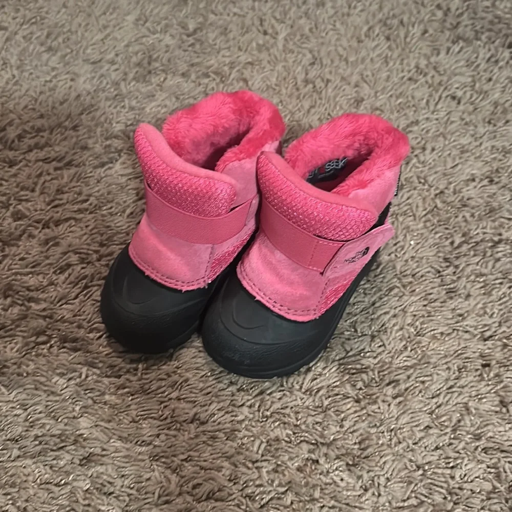 The North Face snow boots - Picture 2 of 4